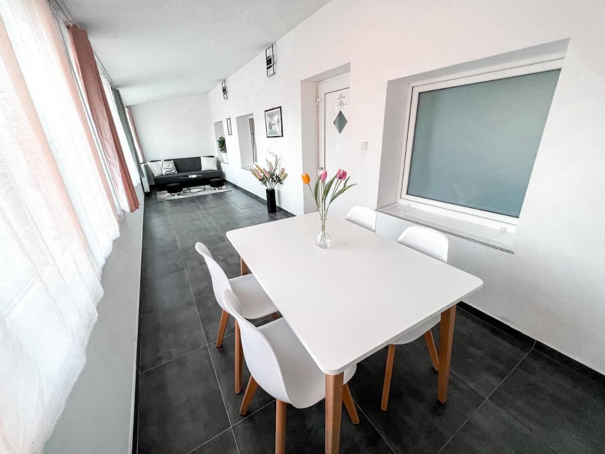 Williams Apartments Praag Buitenkant foto